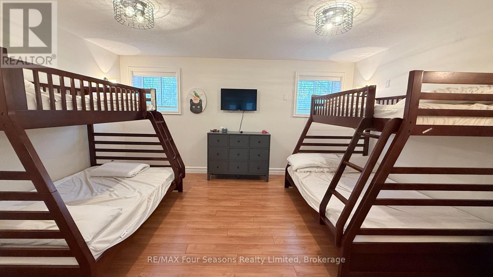 37 Silver Lake Crescent, South Bruce Peninsula, Ontario  N0H 2G0 - Photo 31 - X12494692