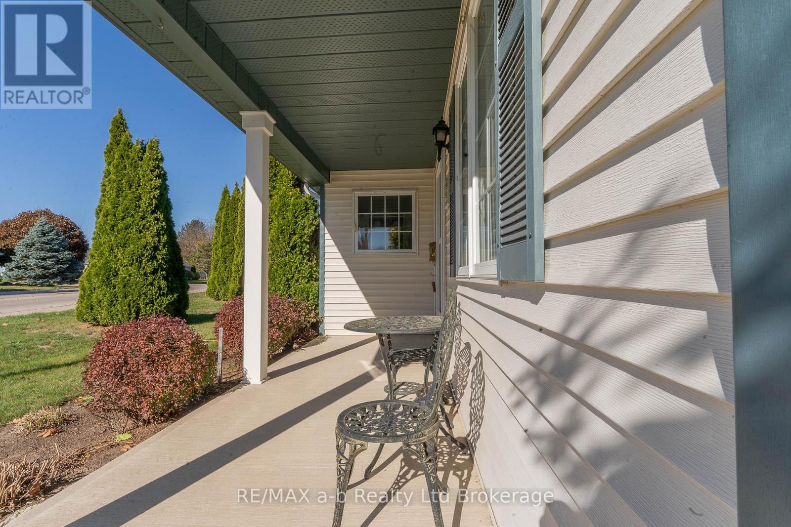2 Balazs Court, Tillsonburg, Ontario  N4G 5V5 - Photo 4 - X12494764