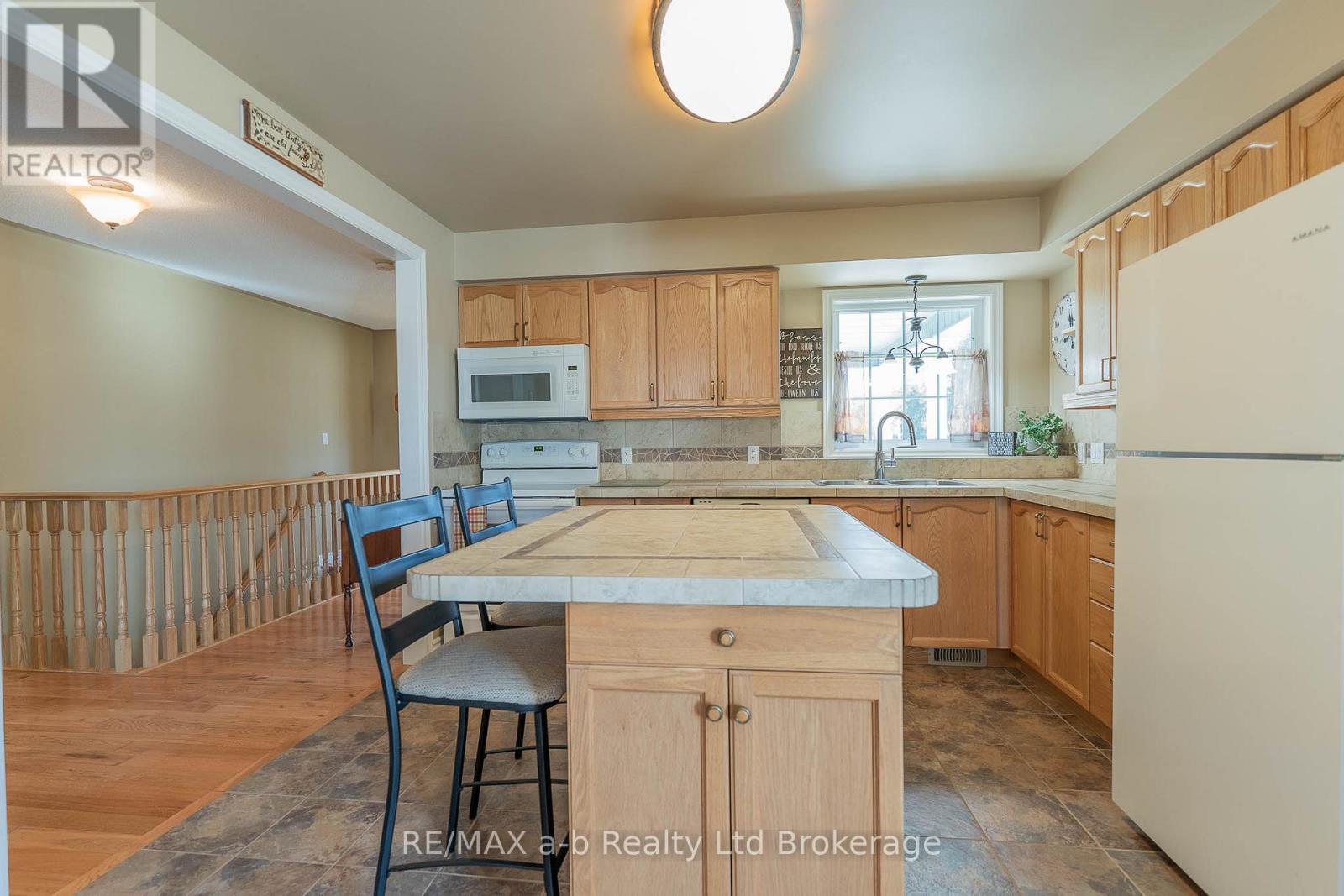 2 Balazs Court, Tillsonburg, Ontario  N4G 5V5 - Photo 7 - X12494764