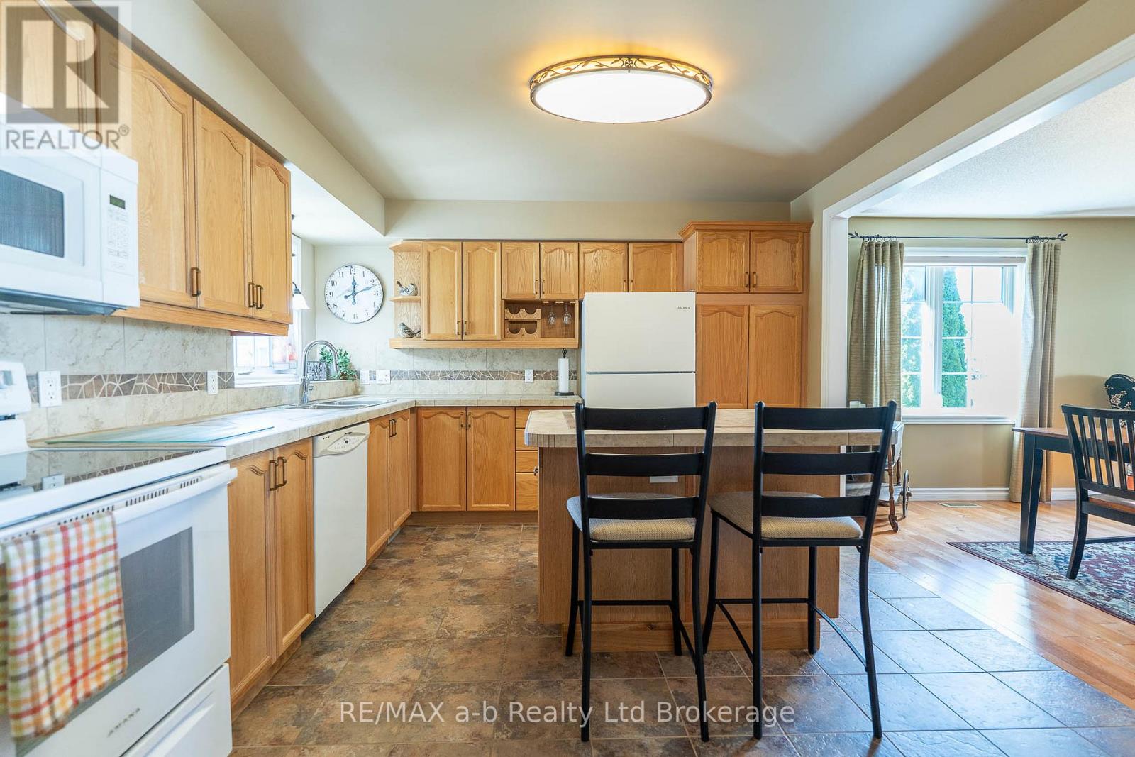 2 Balazs Court, Tillsonburg, Ontario  N4G 5V5 - Photo 8 - X12494764