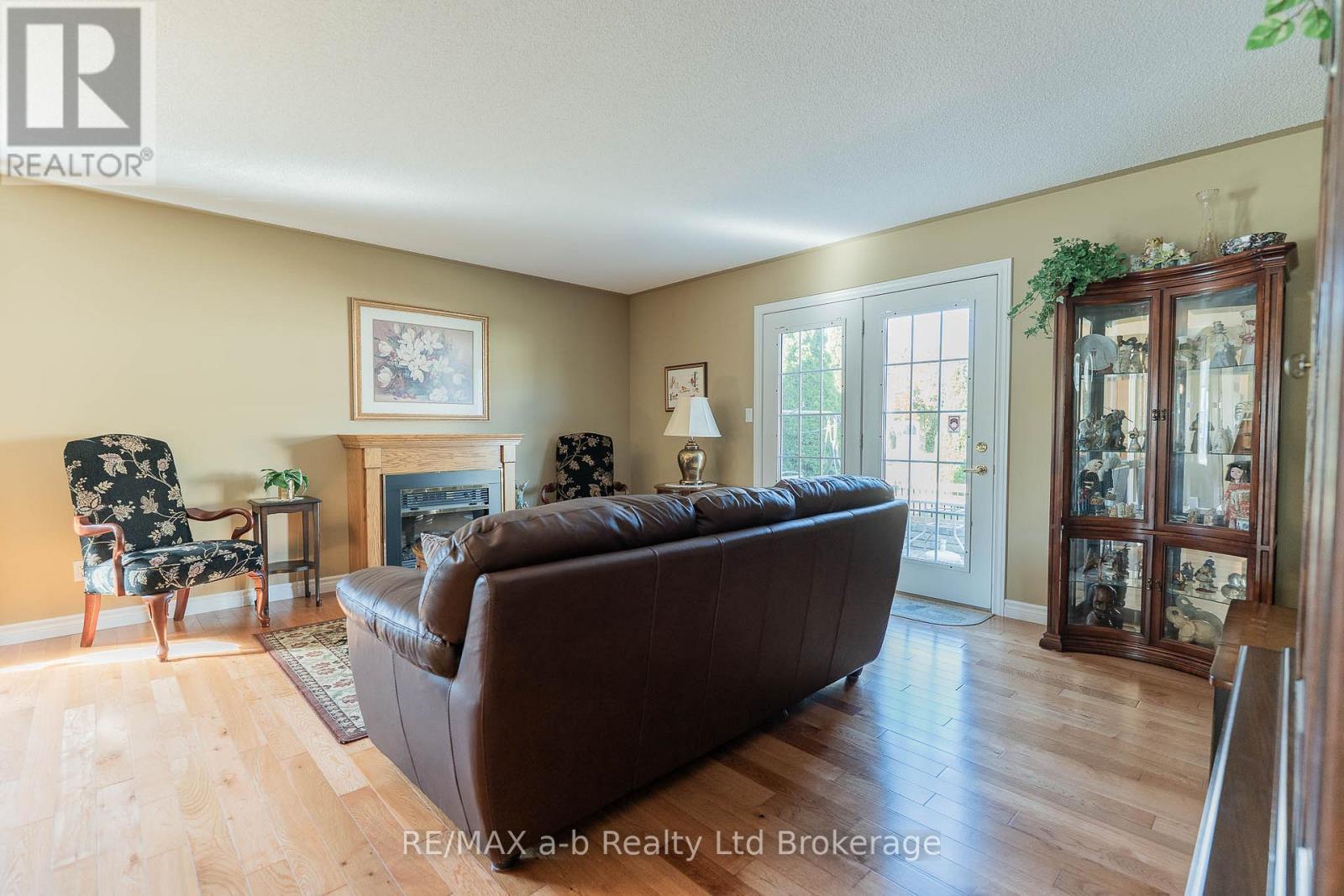 2 Balazs Court, Tillsonburg, Ontario  N4G 5V5 - Photo 9 - X12494764