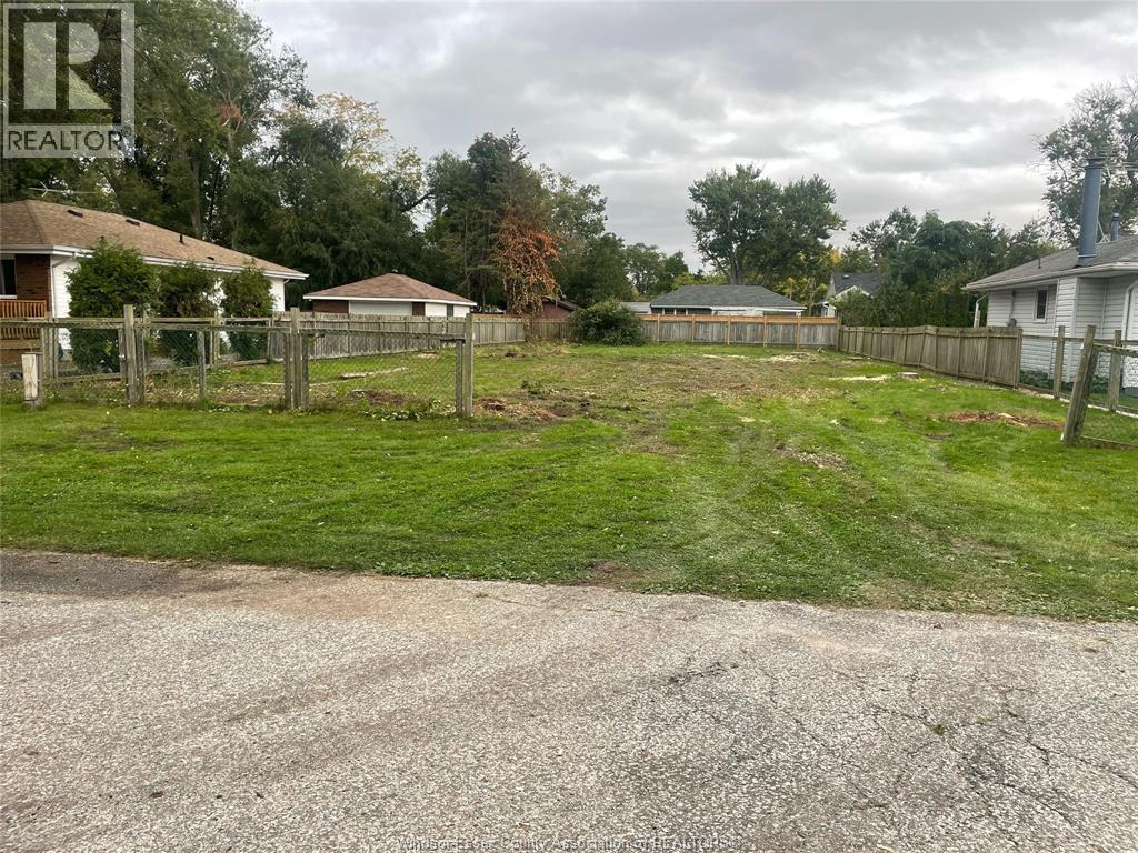 239 Charron, Lakeshore, Ontario  N0R 1A0 - Photo 2 - 25027641