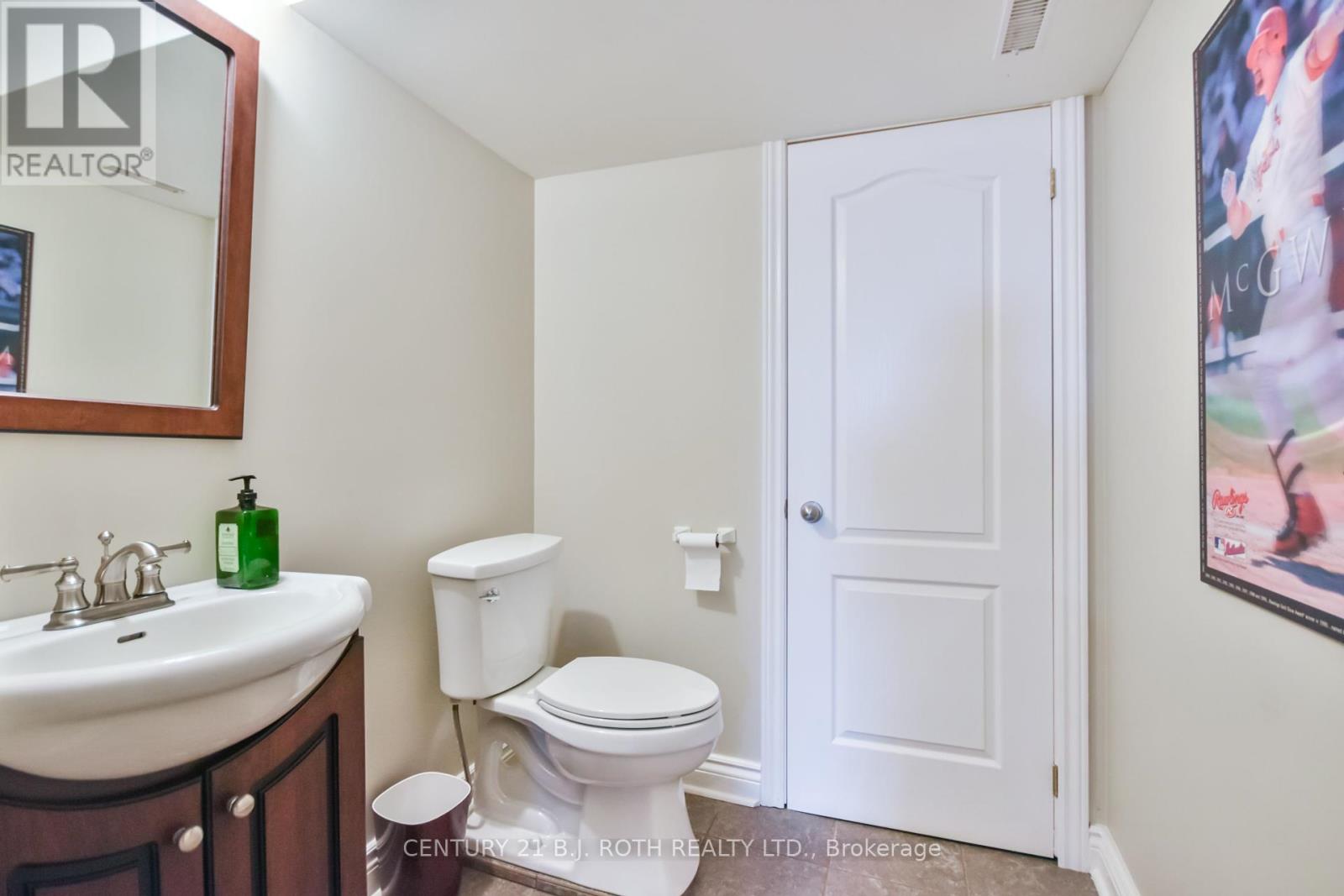 38 Camelot Square, Barrie, Ontario  L4M 0C3 - Photo 33 - S12448937