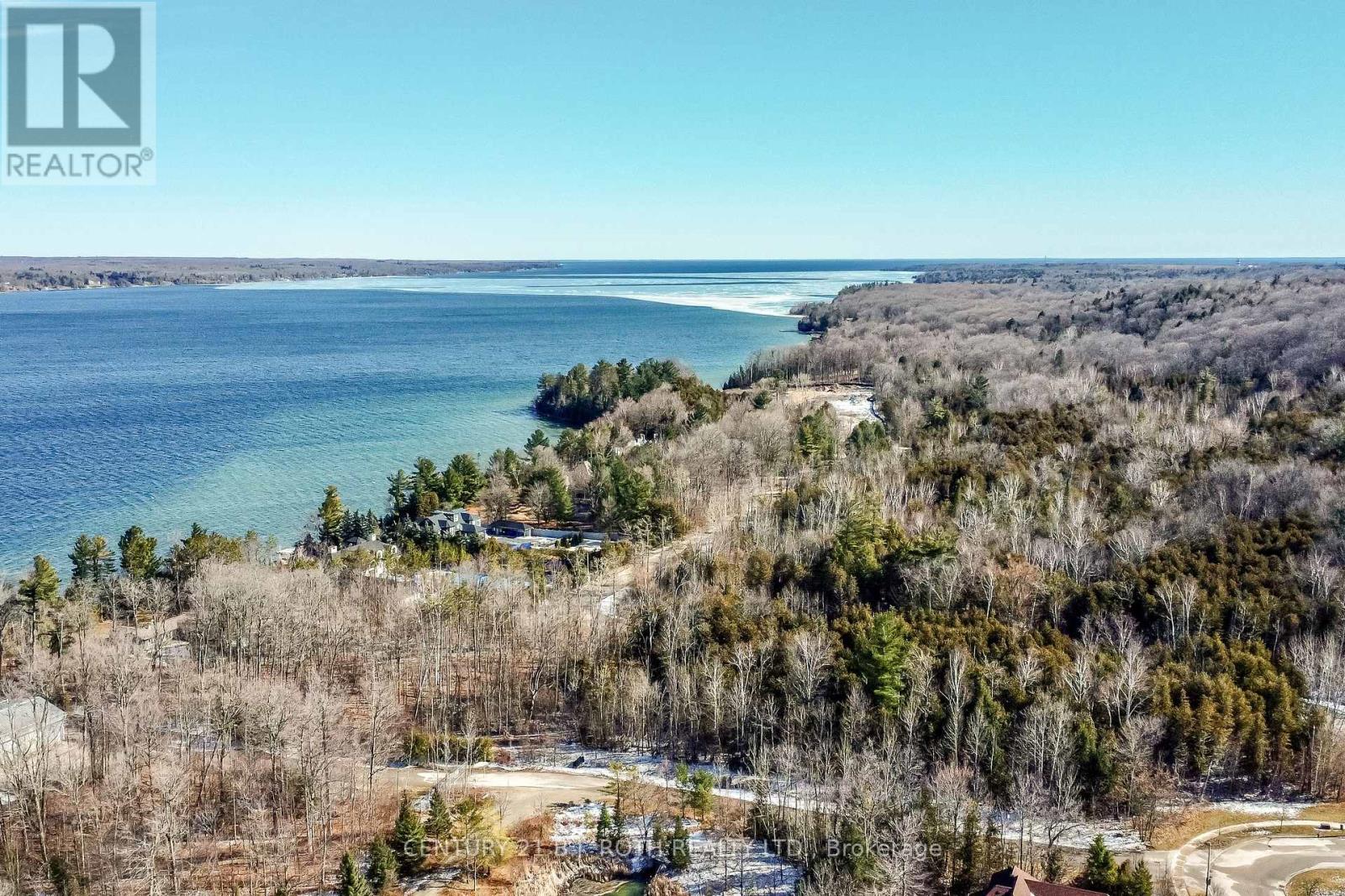 38 Camelot Square, Barrie, Ontario  L4M 0C3 - Photo 4 - S12448937