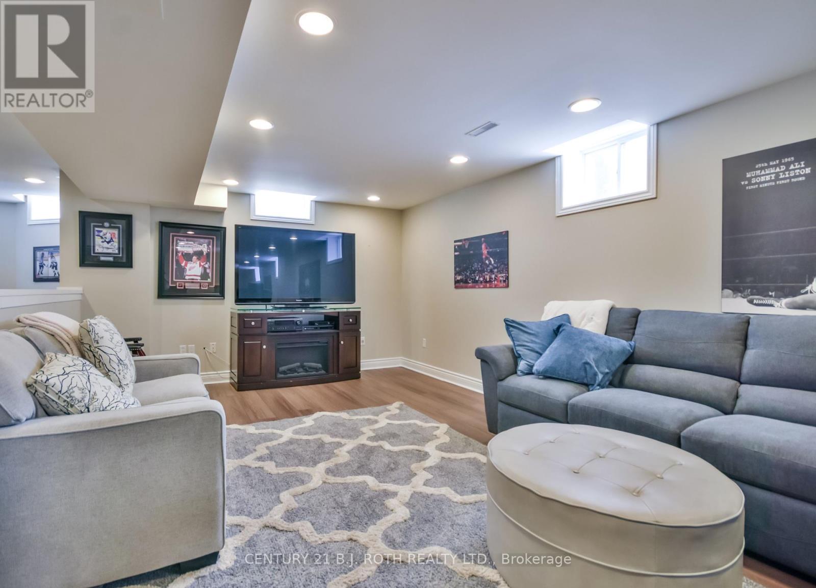 38 Camelot Square, Barrie, Ontario  L4M 0C3 - Photo 30 - S12448937