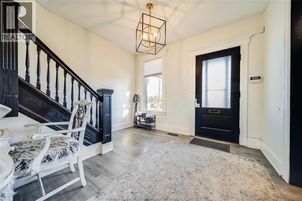 560 Chatham Street, Windsor, Ontario  N9A 5N2 - Photo 6 - 25027222