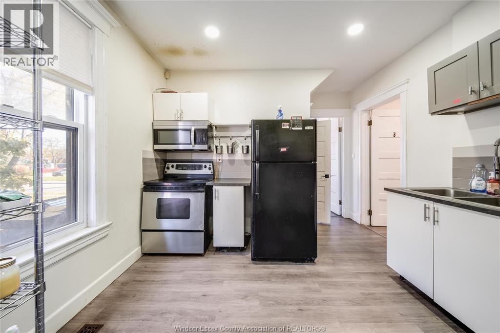 560 Chatham Street, Windsor, Ontario  N9A 5N2 - Photo 13 - 25027222