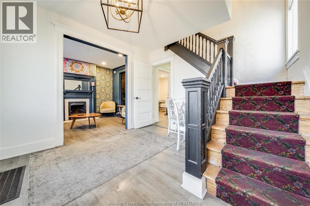 560 Chatham Street, Windsor, Ontario  N9A 5N2 - Photo 7 - 25027222