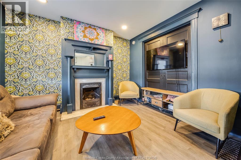 560 Chatham Street, Windsor, Ontario  N9A 5N2 - Photo 10 - 25027222