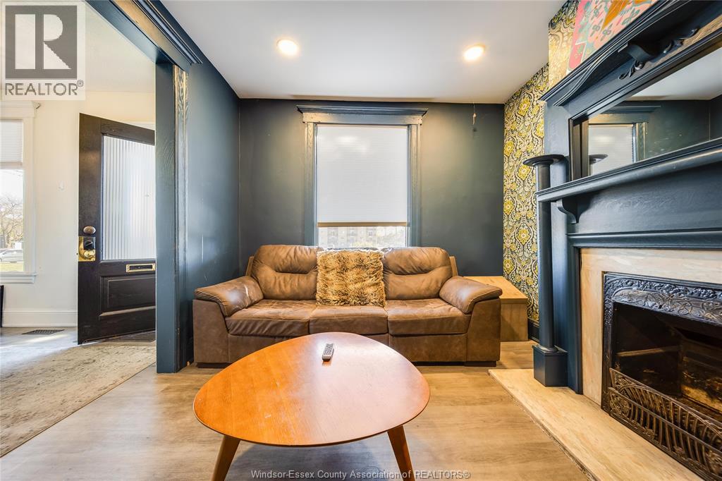 560 Chatham Street, Windsor, Ontario  N9A 5N2 - Photo 8 - 25027222