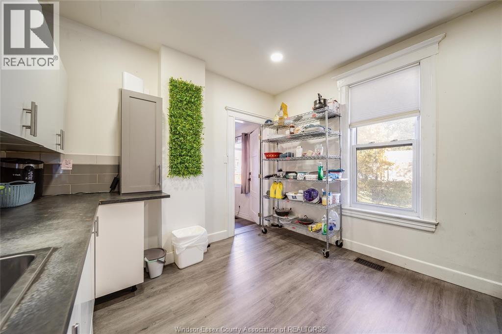 560 Chatham Street, Windsor, Ontario  N9A 5N2 - Photo 14 - 25027222