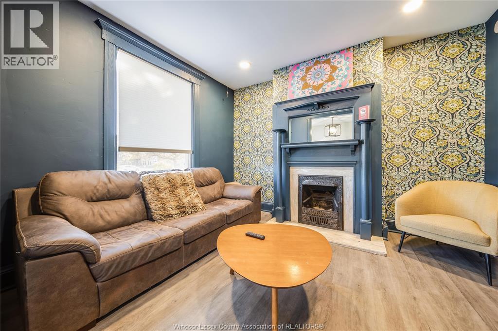 560 Chatham Street, Windsor, Ontario  N9A 5N2 - Photo 11 - 25027222