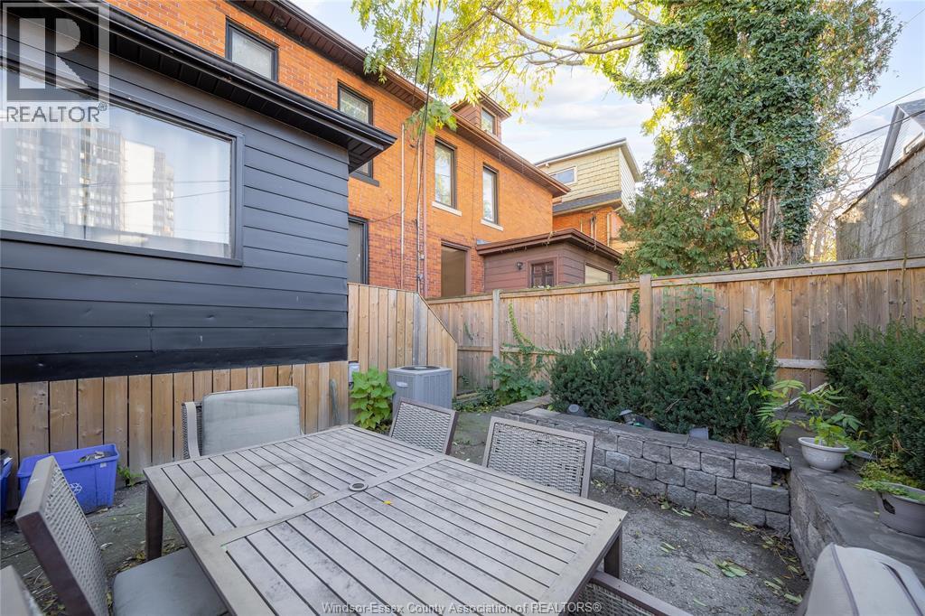 560 Chatham Street, Windsor, Ontario  N9A 5N2 - Photo 35 - 25027222