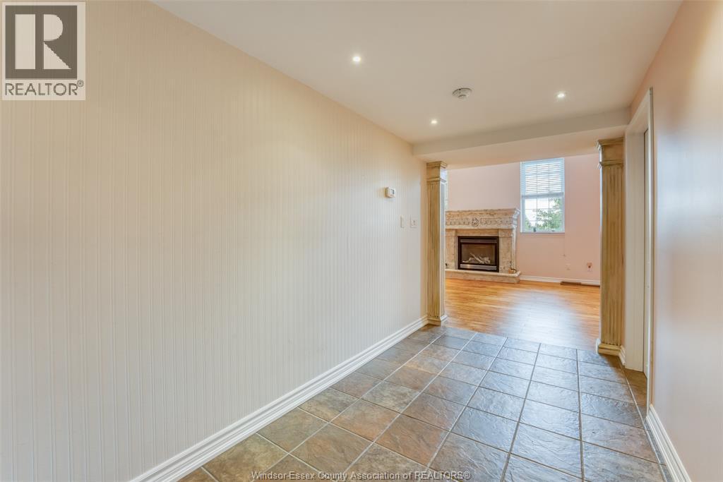 647 Irvine Unit# 305, Windsor, Ontario  N8X 2T4 - Photo 4 - 25027646