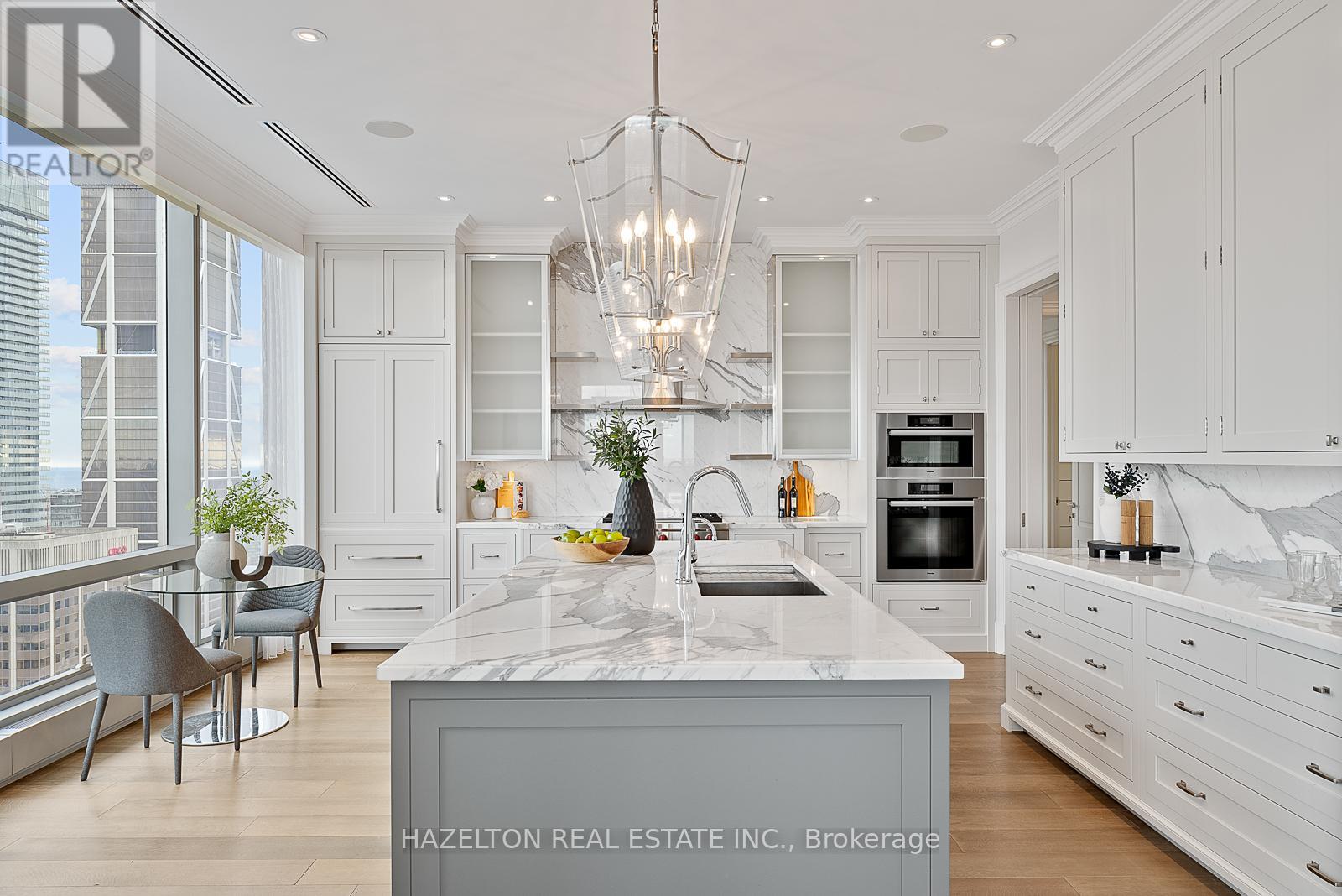 4802 - 50 Yorkville Avenue, Toronto (Annex), Ontario  M4W 0A3 - Photo 13 - C12494706