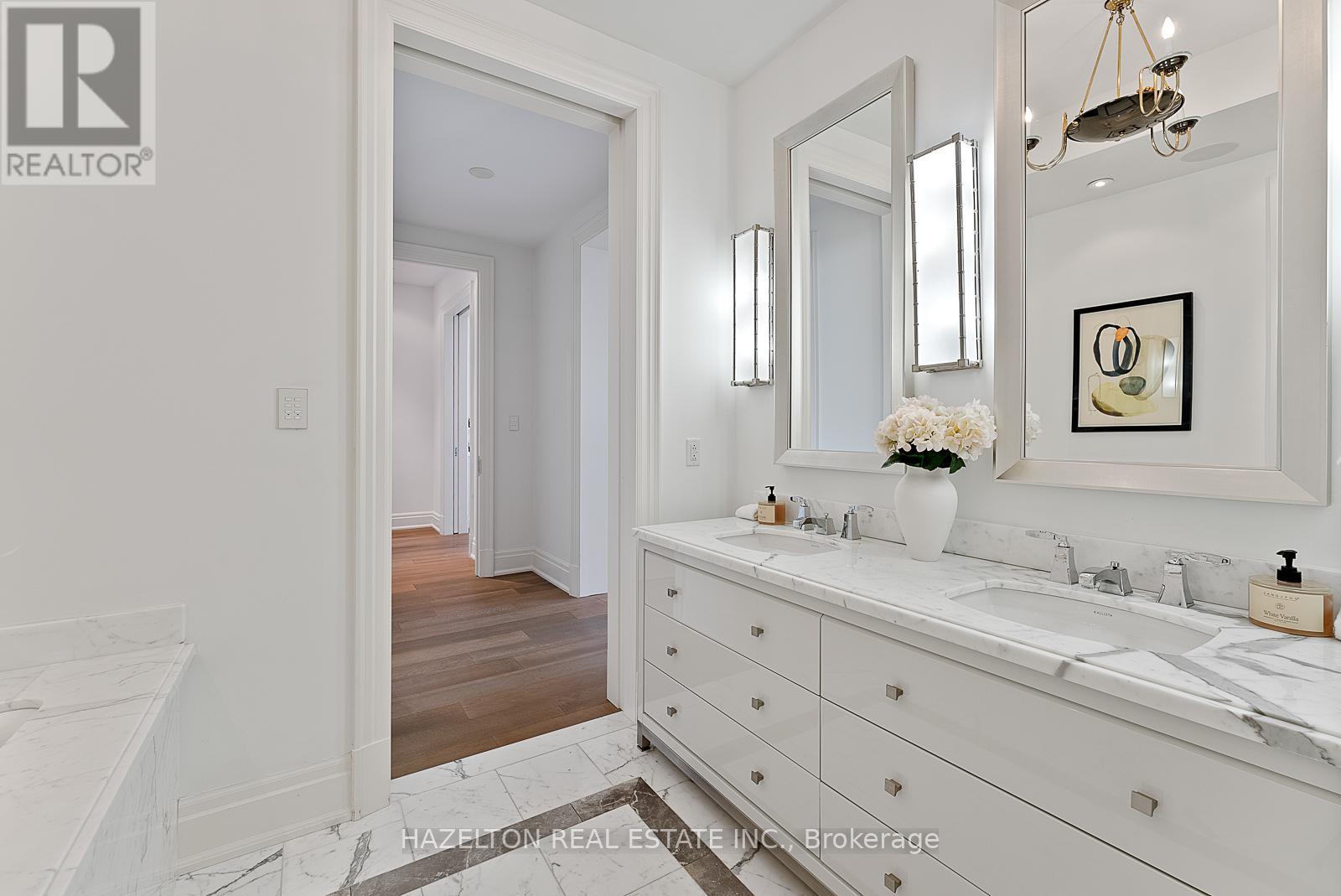 4802 - 50 Yorkville Avenue, Toronto (Annex), Ontario  M4W 0A3 - Photo 24 - C12494706