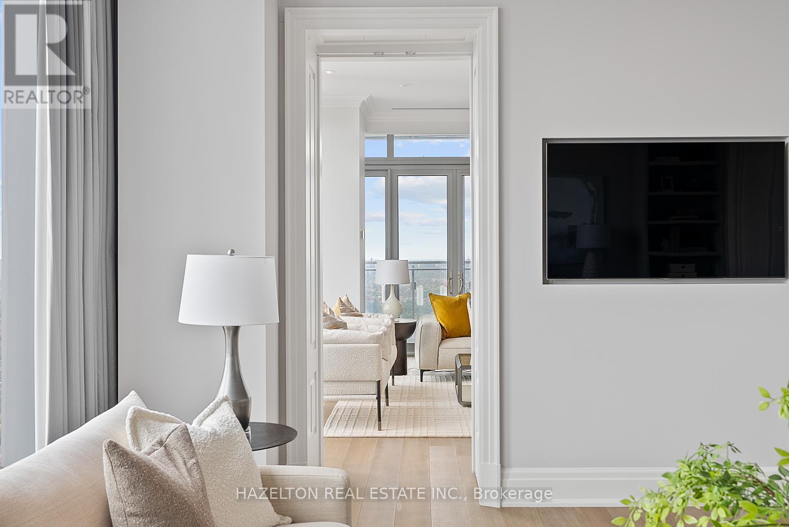 4802 - 50 Yorkville Avenue, Toronto (Annex), Ontario  M4W 0A3 - Photo 5 - C12494706