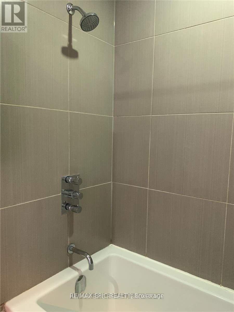 2703 - 75 St Nicholas Street, Toronto, Ontario  M4Y 0A5 - Photo 10 - C12494716