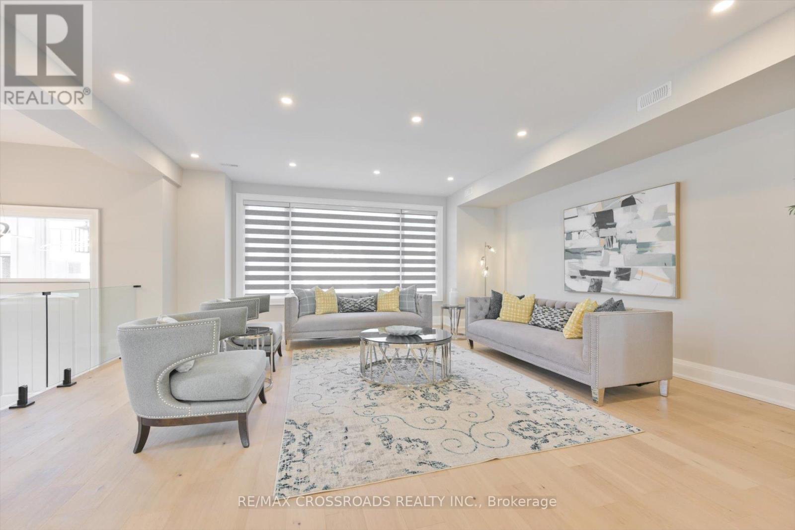 84 Westbourne Avenue, Toronto, Ontario  M1L 2Y5 - Photo 3 - E12494702