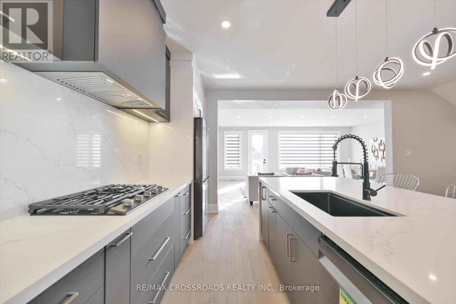 84 Westbourne Avenue, Toronto, Ontario  M1L 2Y5 - Photo 6 - E12494702