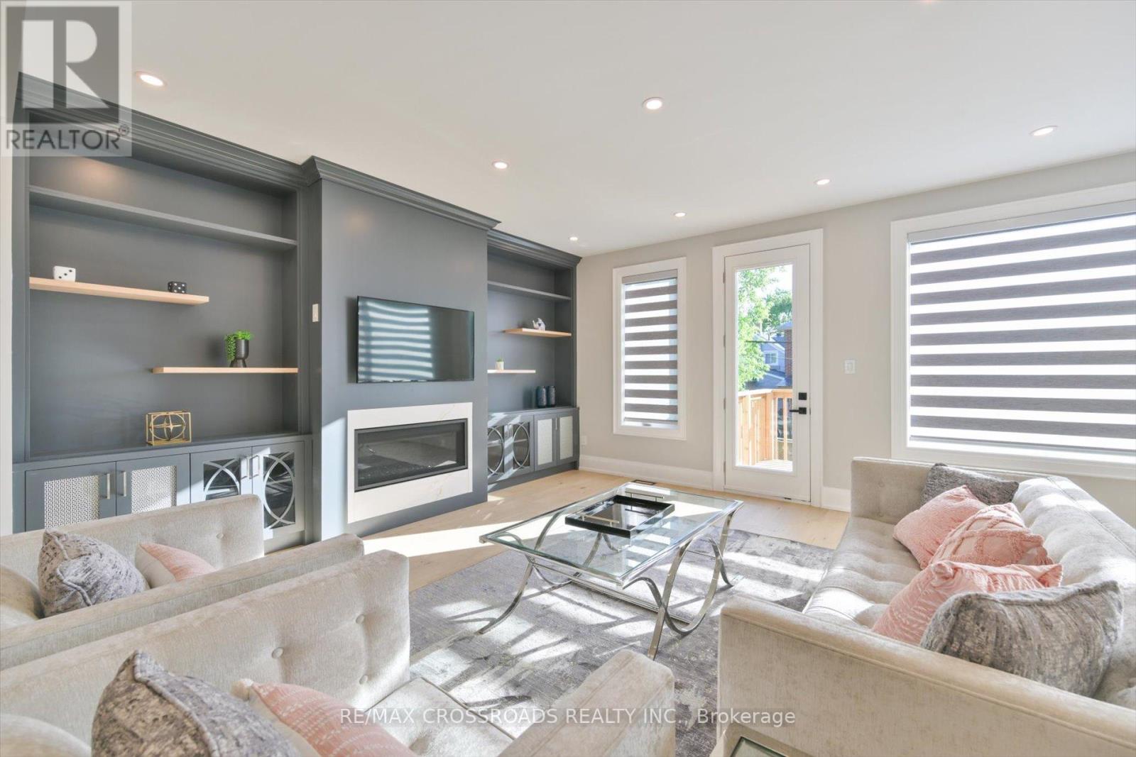 84 Westbourne Avenue, Toronto, Ontario  M1L 2Y5 - Photo 9 - E12494702