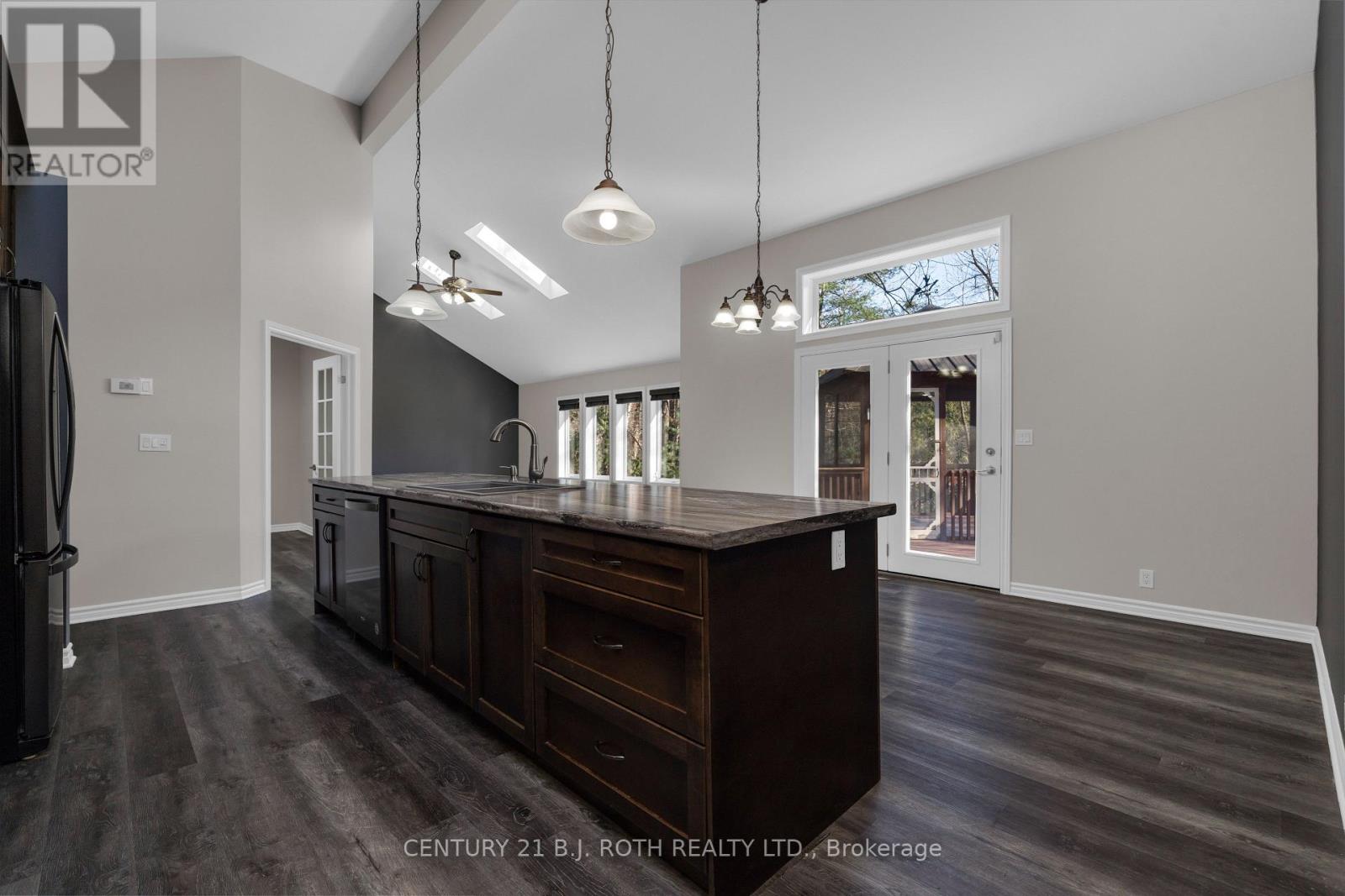 7333 Davy Drive, Ramara, Ontario  L0K 2B0 - Photo 8 - S12493298