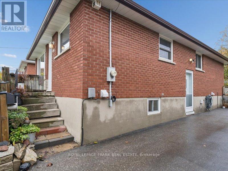 404 Conant Street, Oshawa, Ontario L1H 3S6 - Photo 6 - E12494668