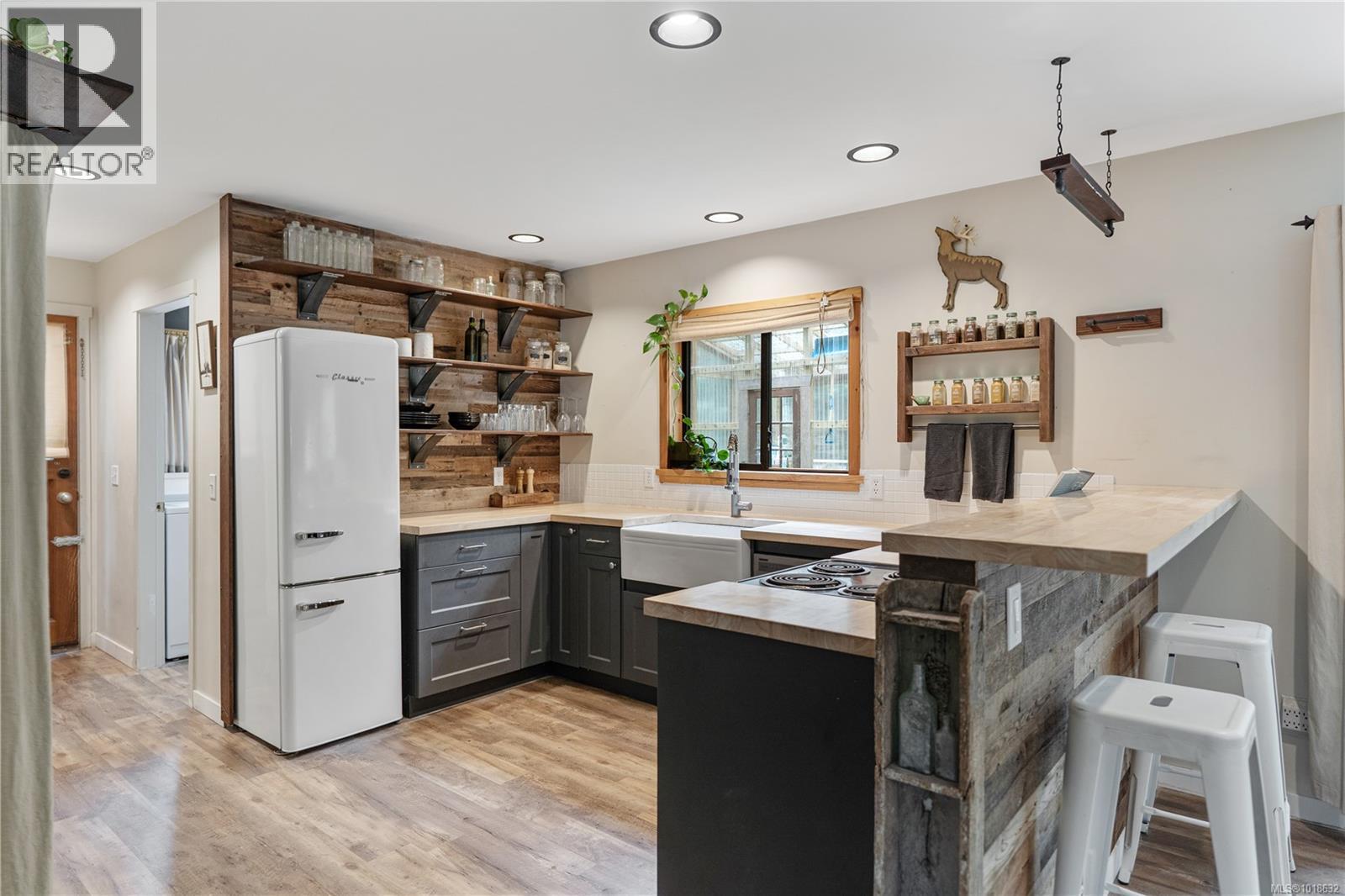 338 Walkers Hook Rd, Salt Spring, British Columbia  V8K 1N7 - Photo 6 - 1018632