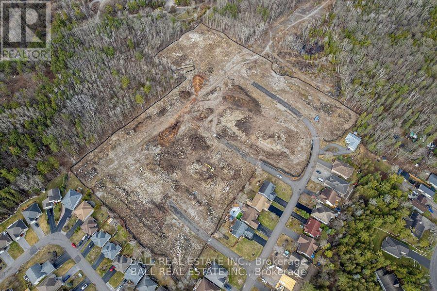 38 Hemlock Crescent, Kawartha Lakes (Bobcaygeon), Ontario  K0M 1A0 - Photo 8 - X12494818