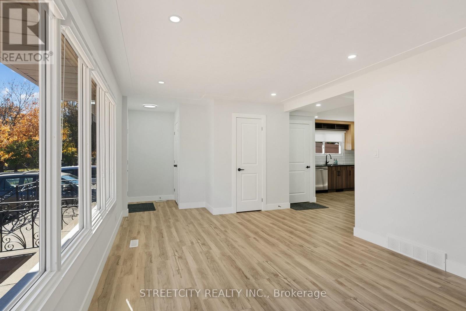 53 Susan Avenue, London East, Ontario  N5V 2G1 - Photo 7 - X12494776