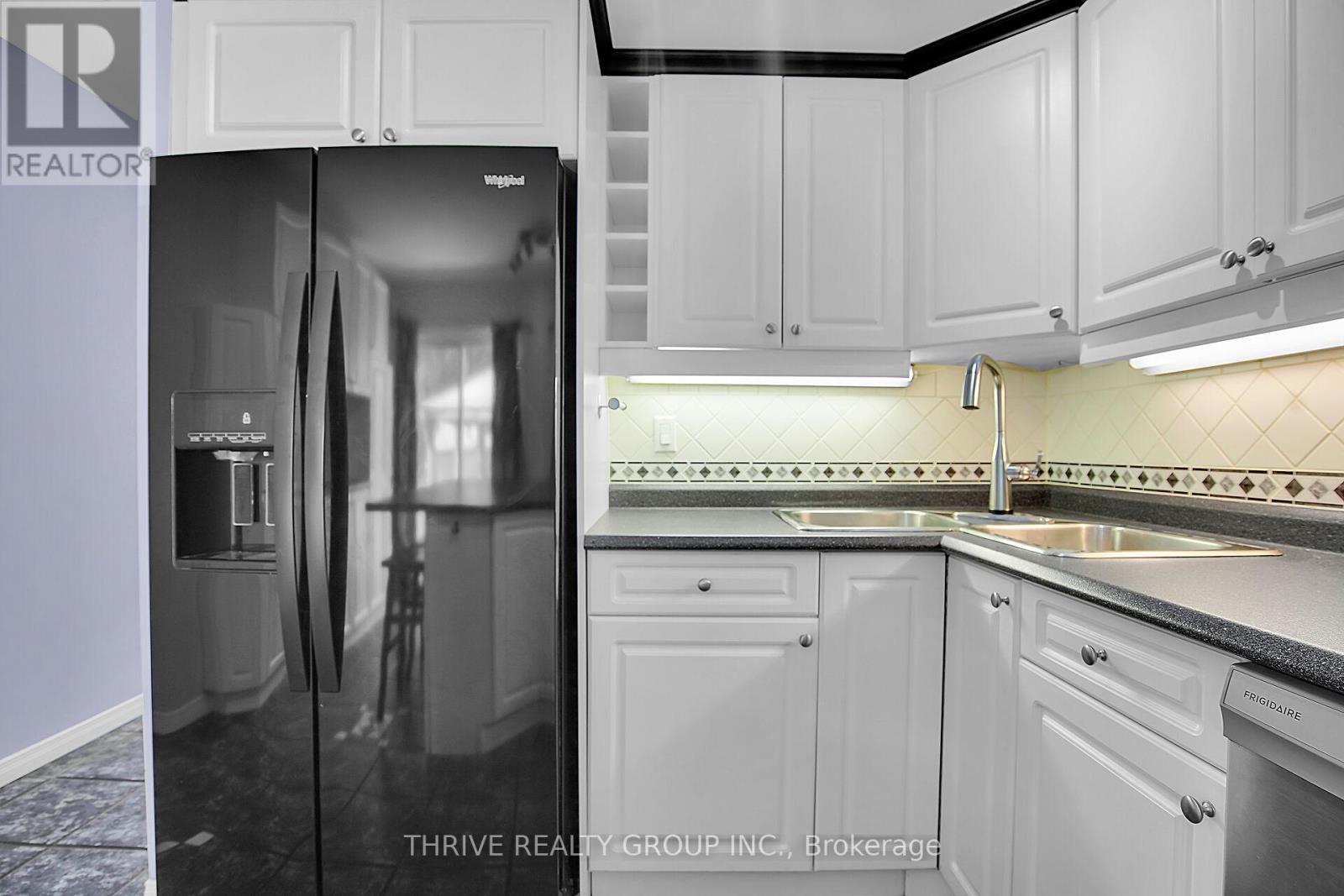 663 Woodcrest Boulevard, London South (South M), Ontario  N6K 1P8 - Photo 13 - X12494808