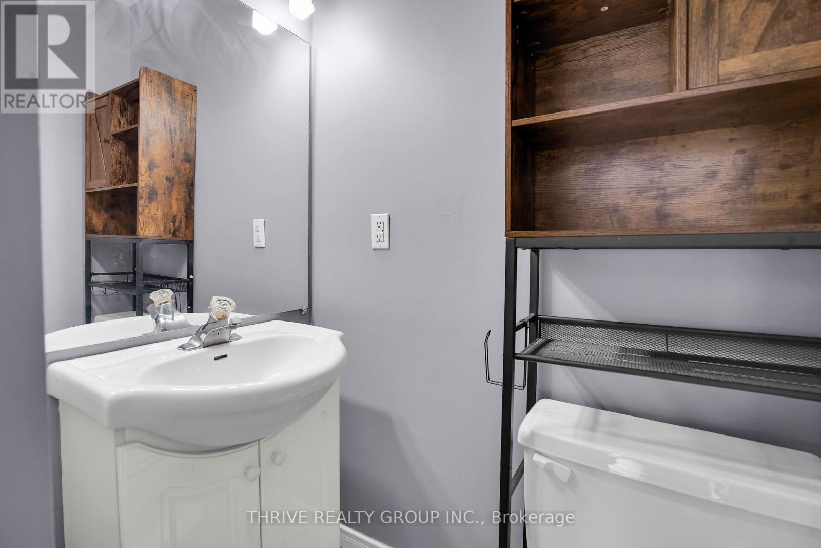 663 Woodcrest Boulevard, London South (South M), Ontario  N6K 1P8 - Photo 18 - X12494808