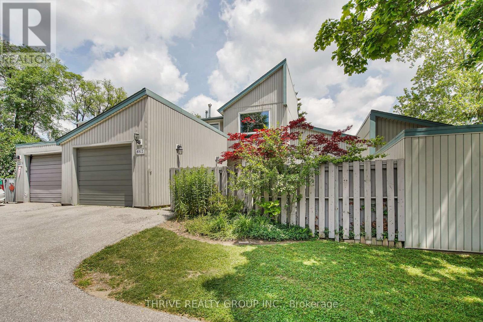 663 Woodcrest Boulevard, London South (South M), Ontario  N6K 1P8 - Photo 3 - X12494808