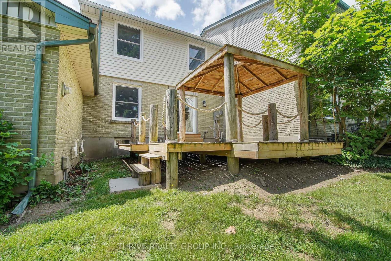 663 Woodcrest Boulevard, London South (South M), Ontario  N6K 1P8 - Photo 38 - X12494808