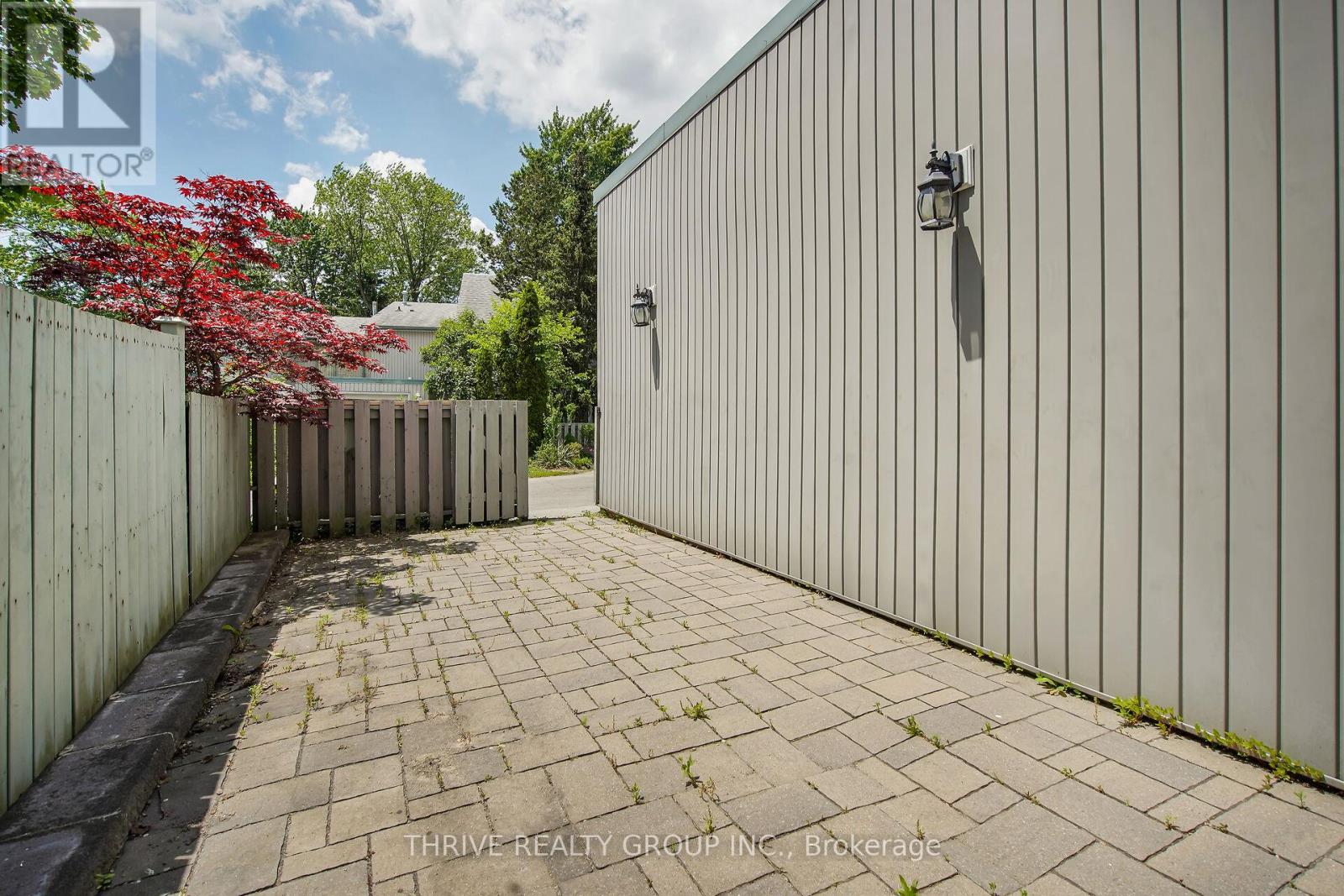663 Woodcrest Boulevard, London South (South M), Ontario  N6K 1P8 - Photo 5 - X12494808