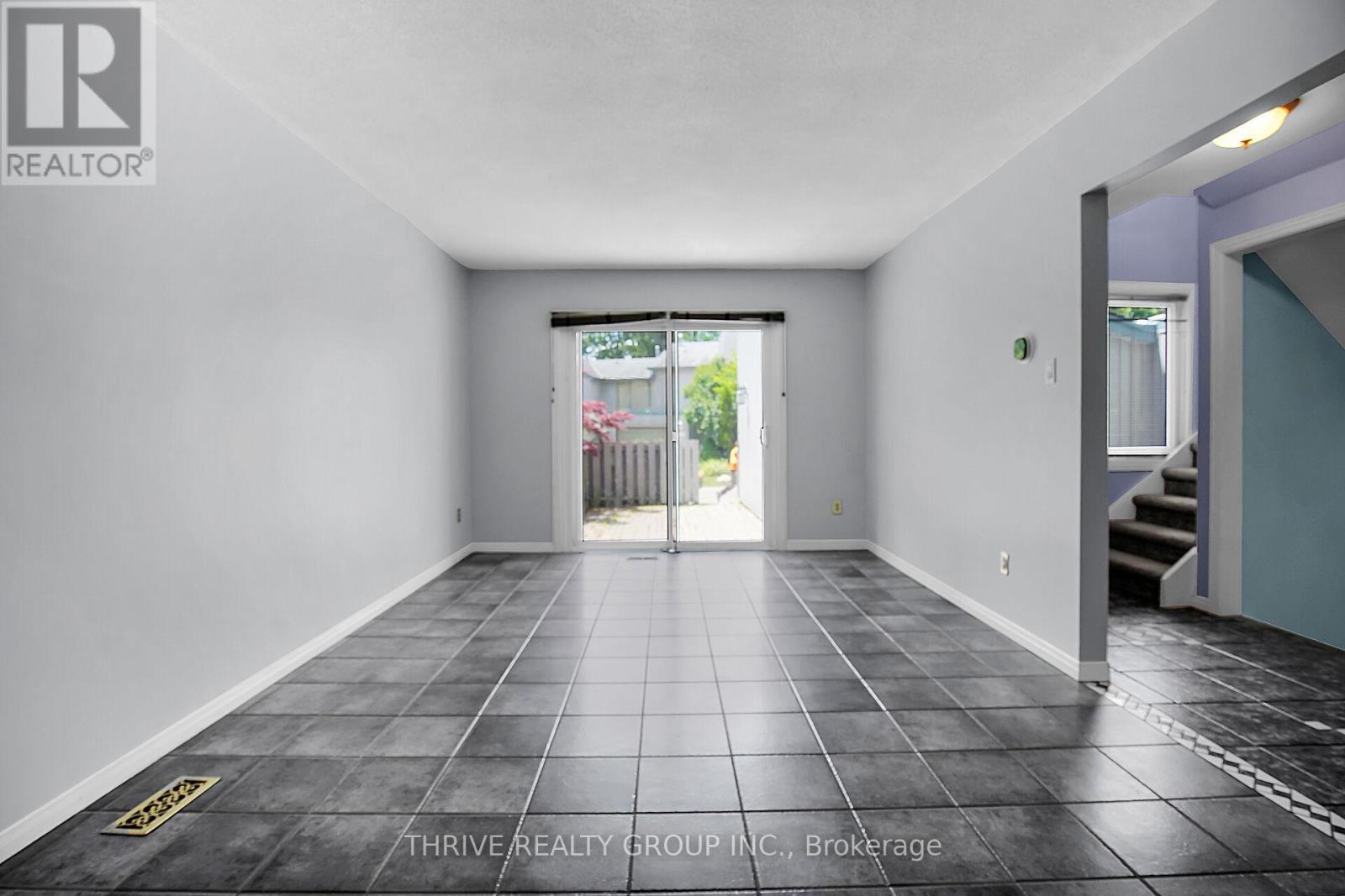 663 Woodcrest Boulevard, London South (South M), Ontario  N6K 1P8 - Photo 7 - X12494808