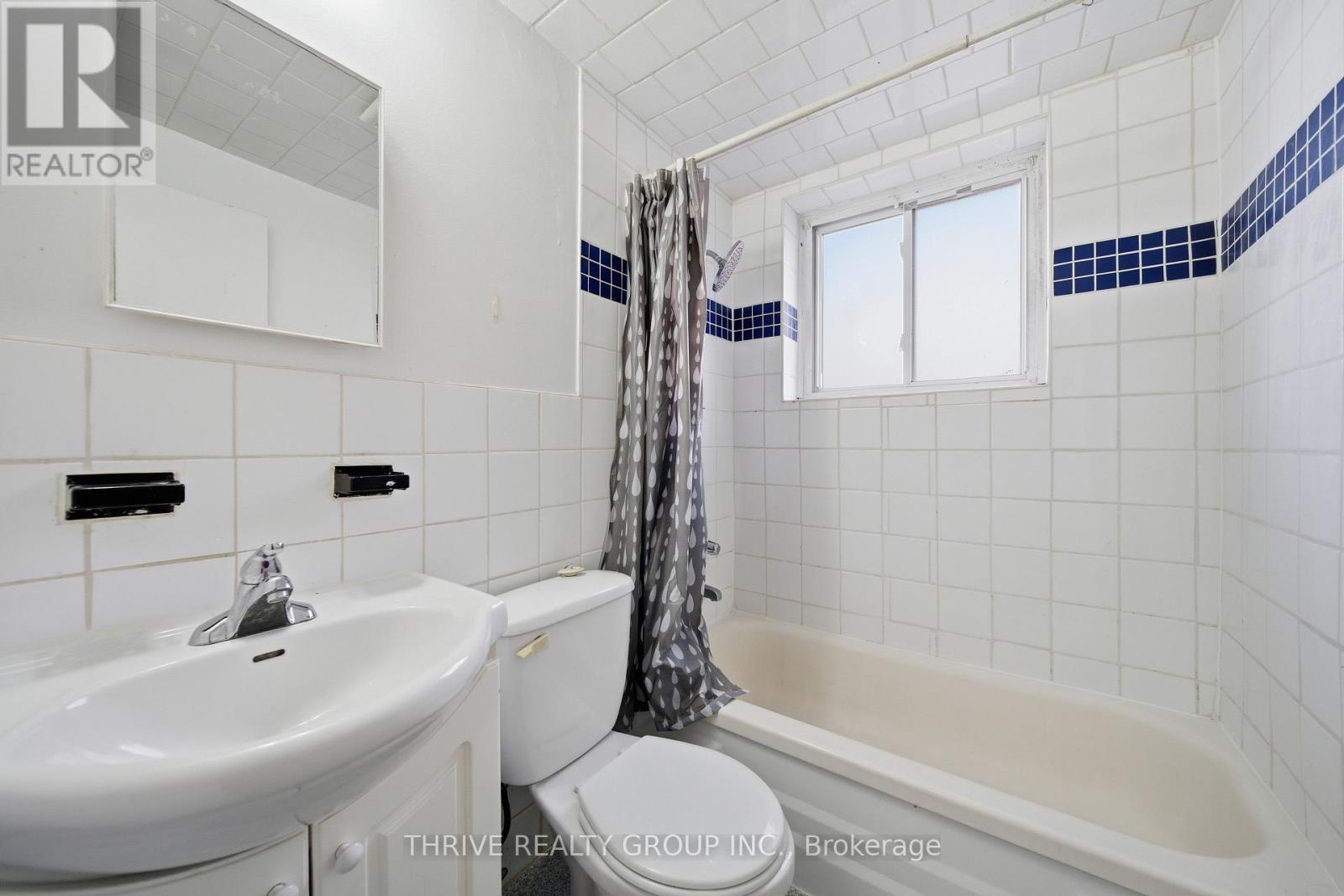 153 Godfrey Drive, London East (East D), Ontario  N5V 2E8 - Photo 16 - X12494880