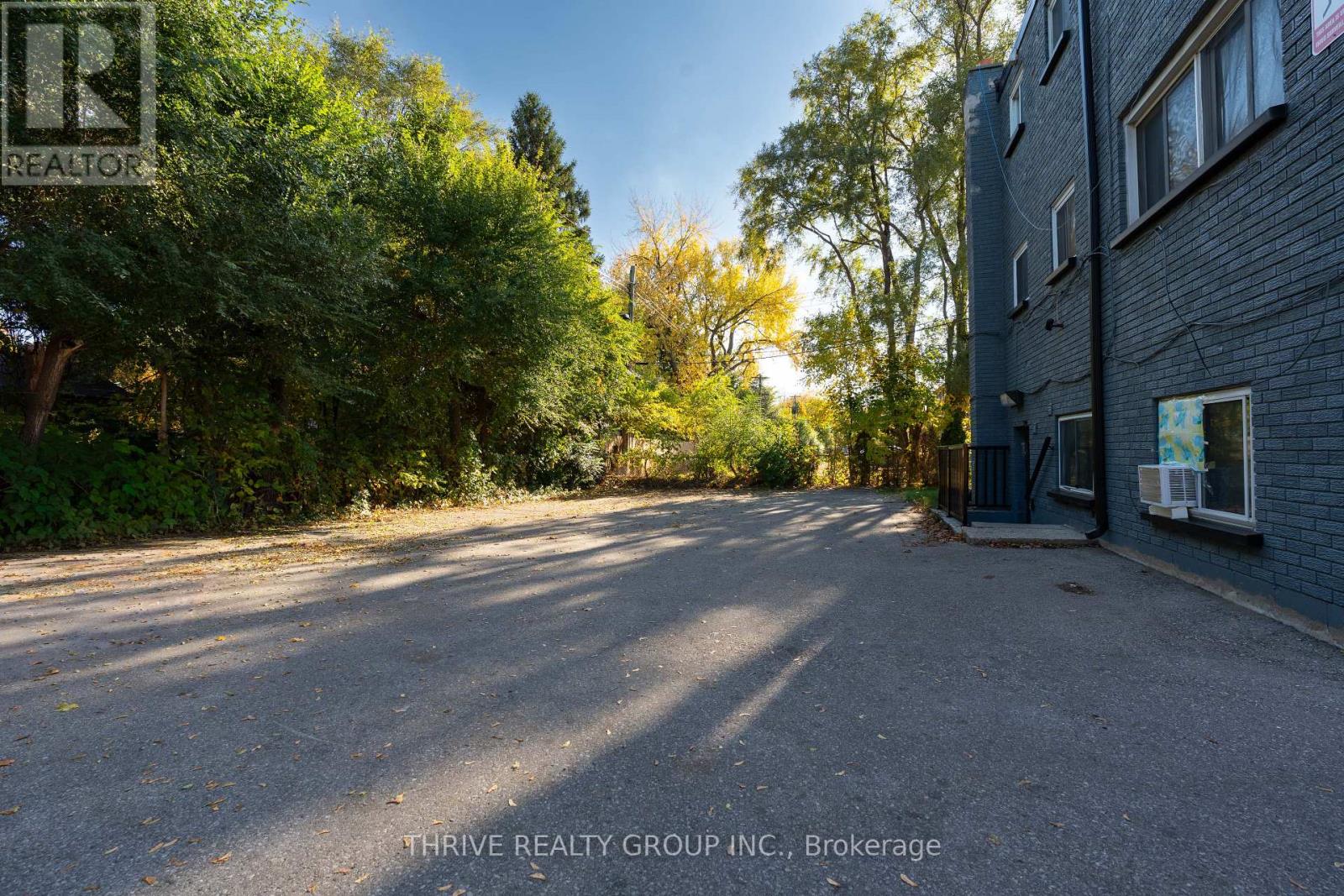 153 Godfrey Drive, London East (East D), Ontario  N5V 2E8 - Photo 6 - X12494880