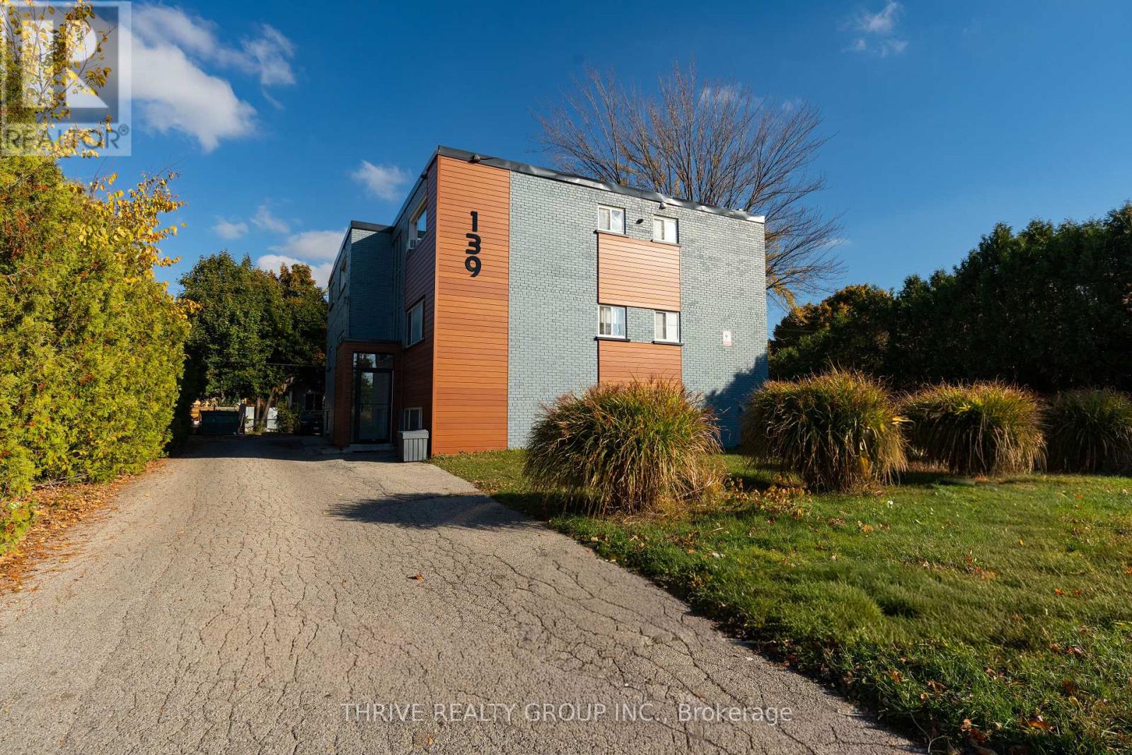 139 Godfrey Drive, London East (East D), Ontario  N5V 2E8 - Photo 1 - X12494896