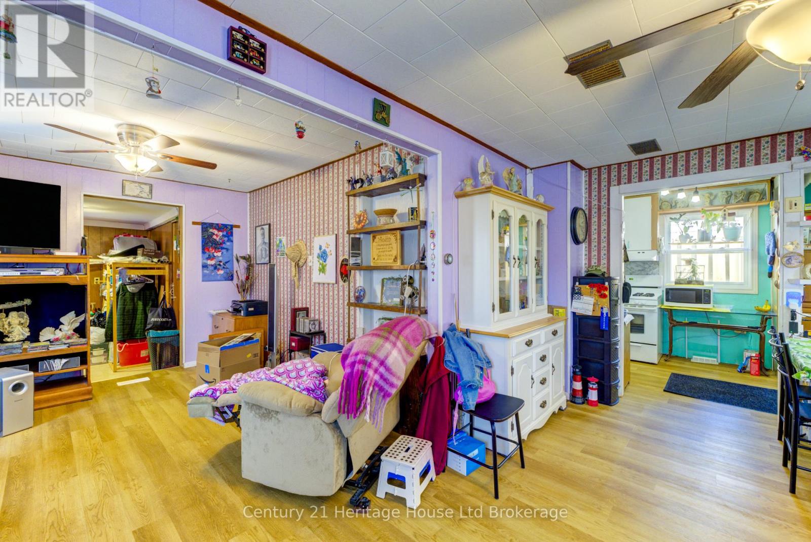 38 Sanderson Street, Brantford, Ontario  N3S 2V2 - Photo 19 - X12449362