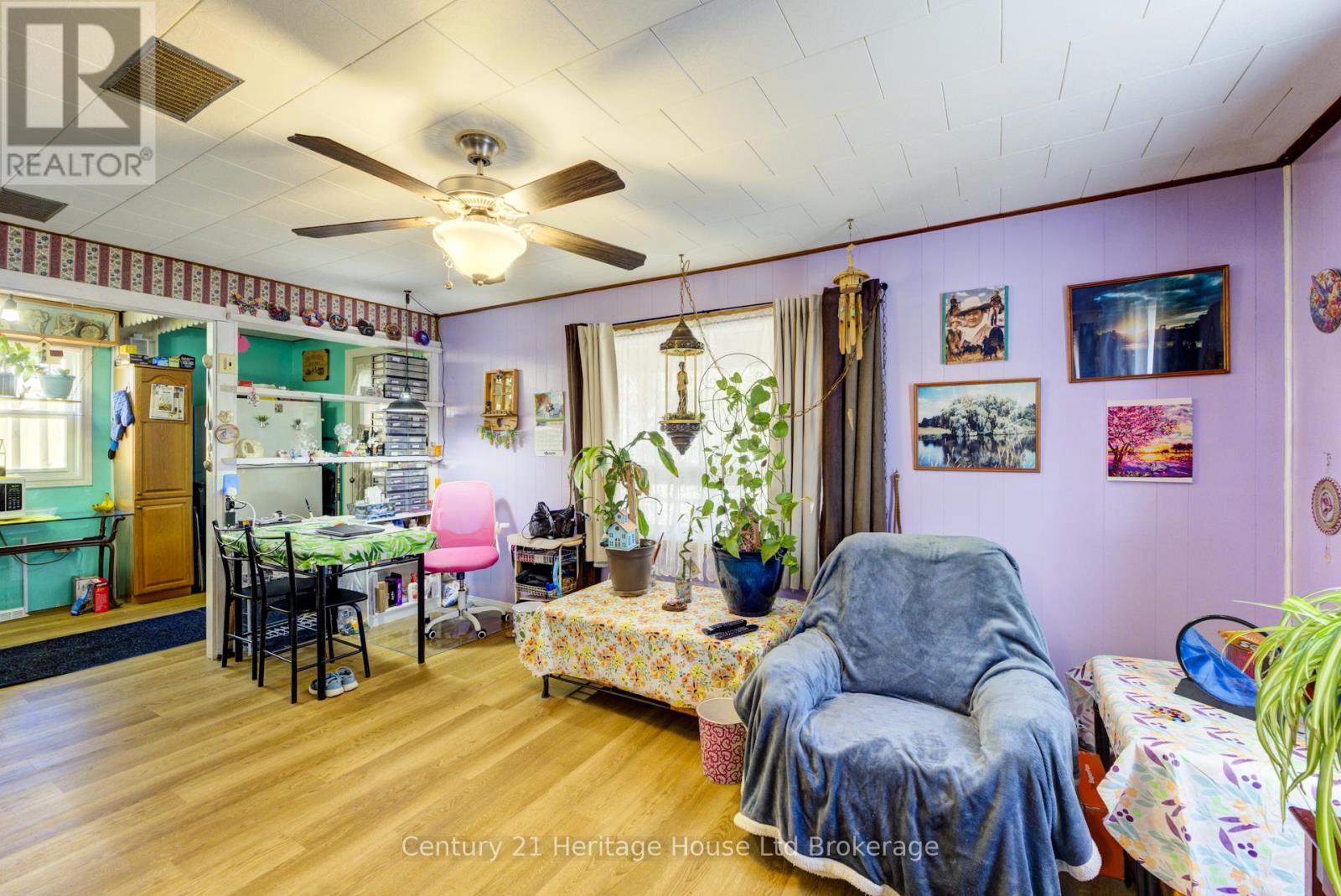 38 Sanderson Street, Brantford, Ontario  N3S 2V2 - Photo 16 - X12449362