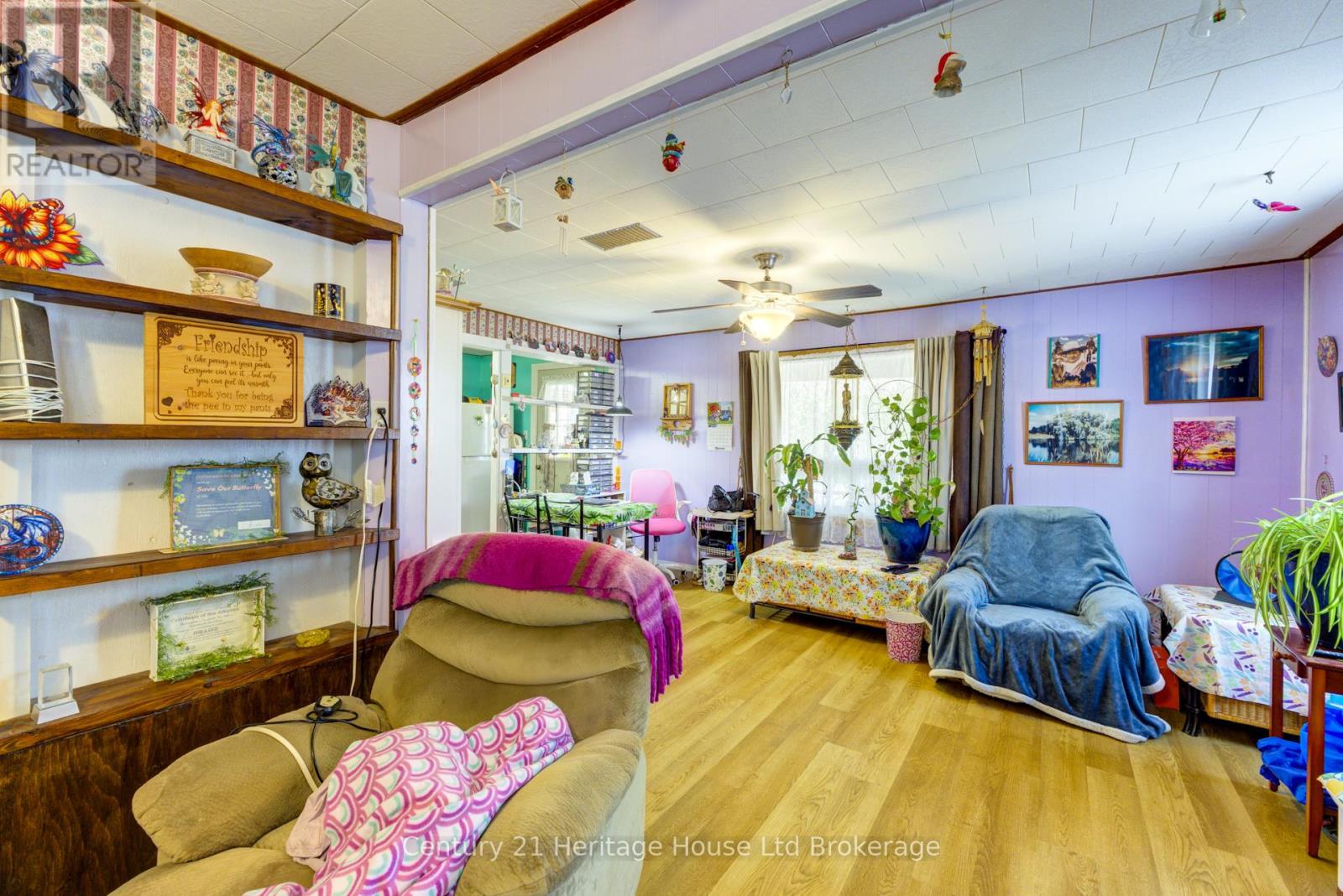 38 Sanderson Street, Brantford, Ontario  N3S 2V2 - Photo 20 - X12449362