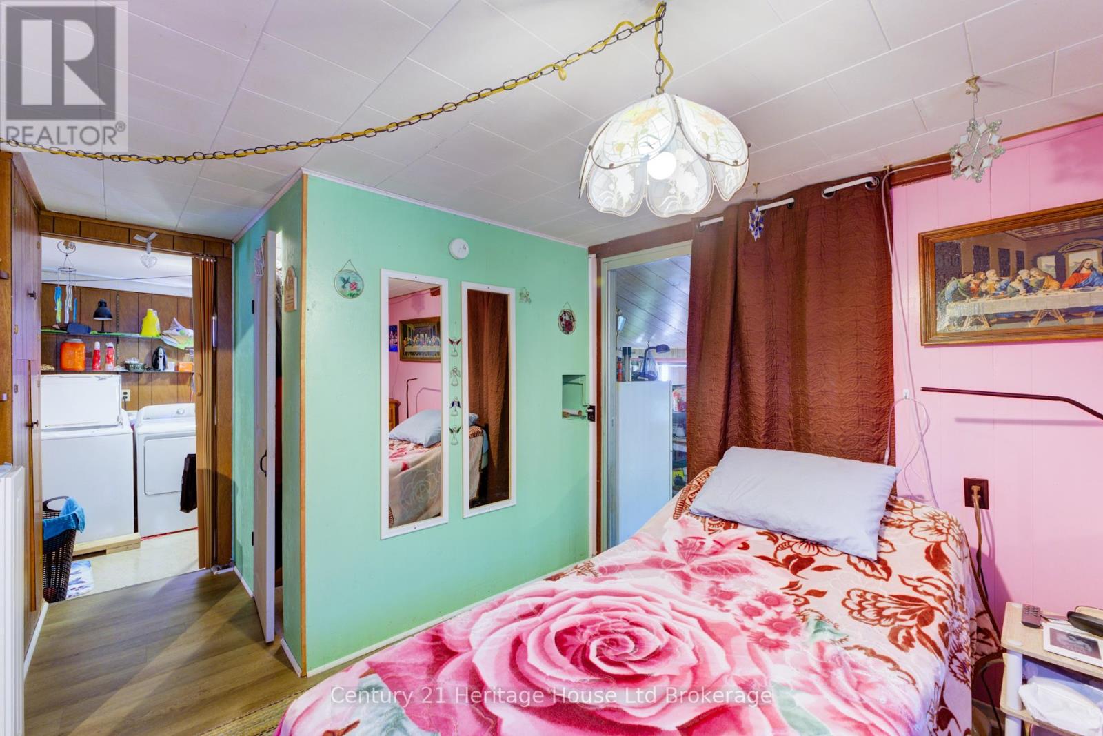 38 Sanderson Street, Brantford, Ontario  N3S 2V2 - Photo 28 - X12449362