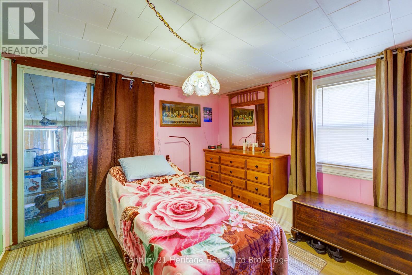 38 Sanderson Street, Brantford, Ontario  N3S 2V2 - Photo 27 - X12449362