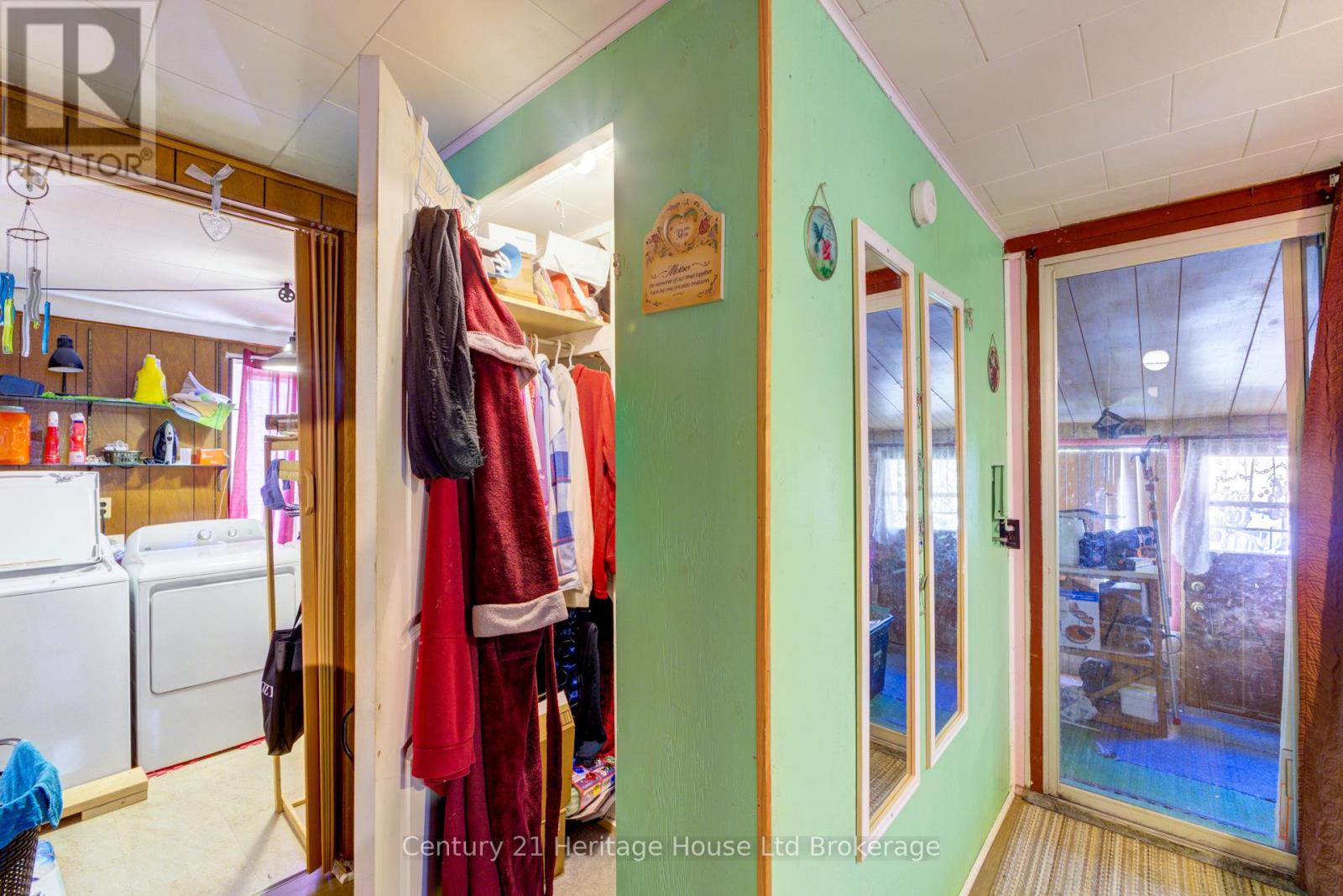 38 Sanderson Street, Brantford, Ontario  N3S 2V2 - Photo 29 - X12449362