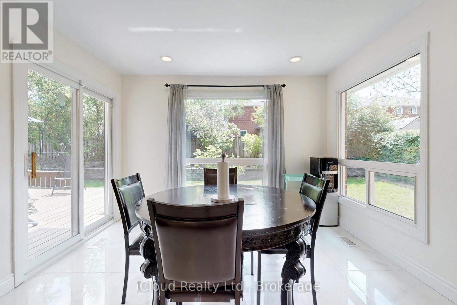 2088 Madden Boulevard, Oakville, Ontario  L6H 3L6 - Photo 16 - W12494678