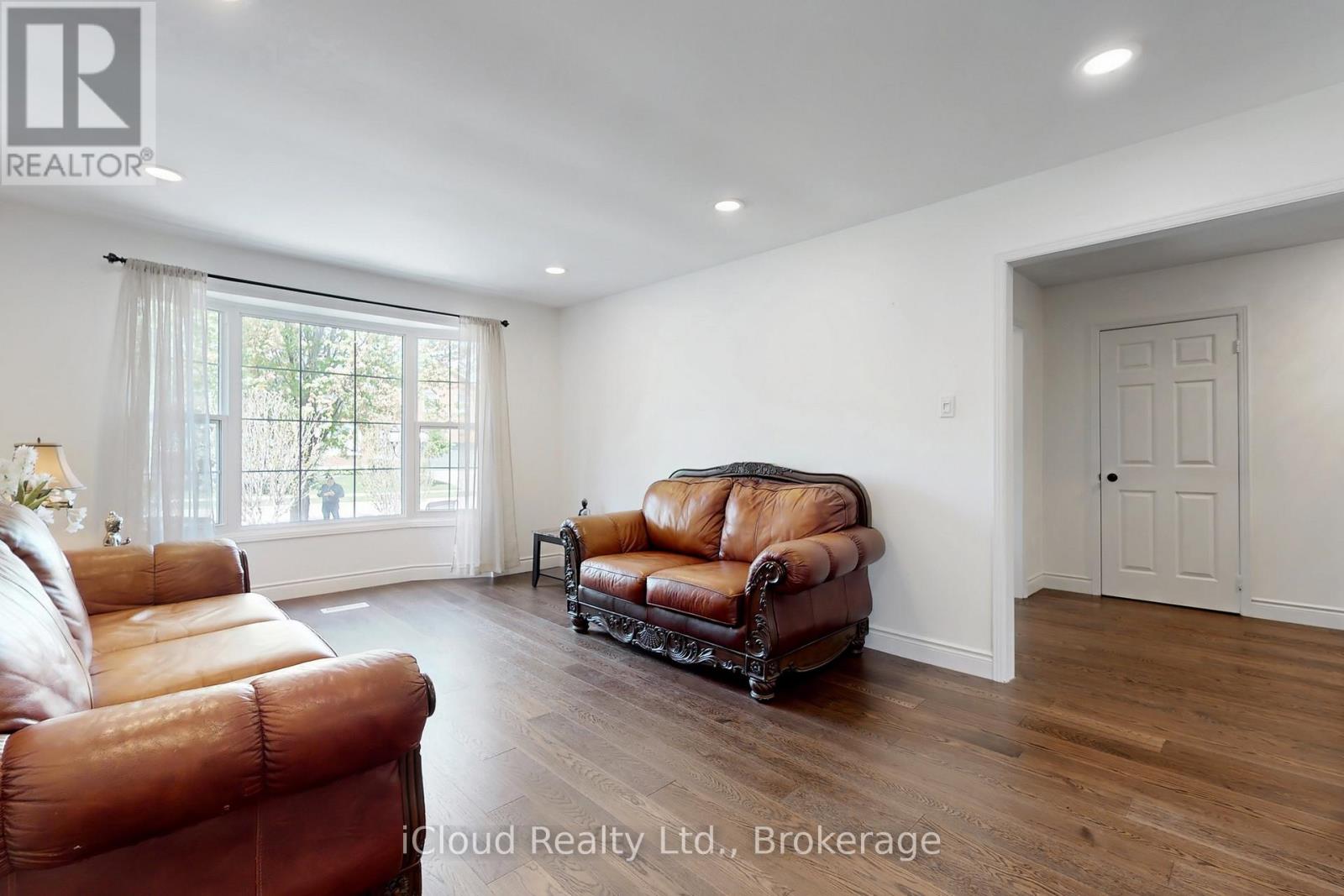 2088 Madden Boulevard, Oakville, Ontario  L6H 3L6 - Photo 8 - W12494678