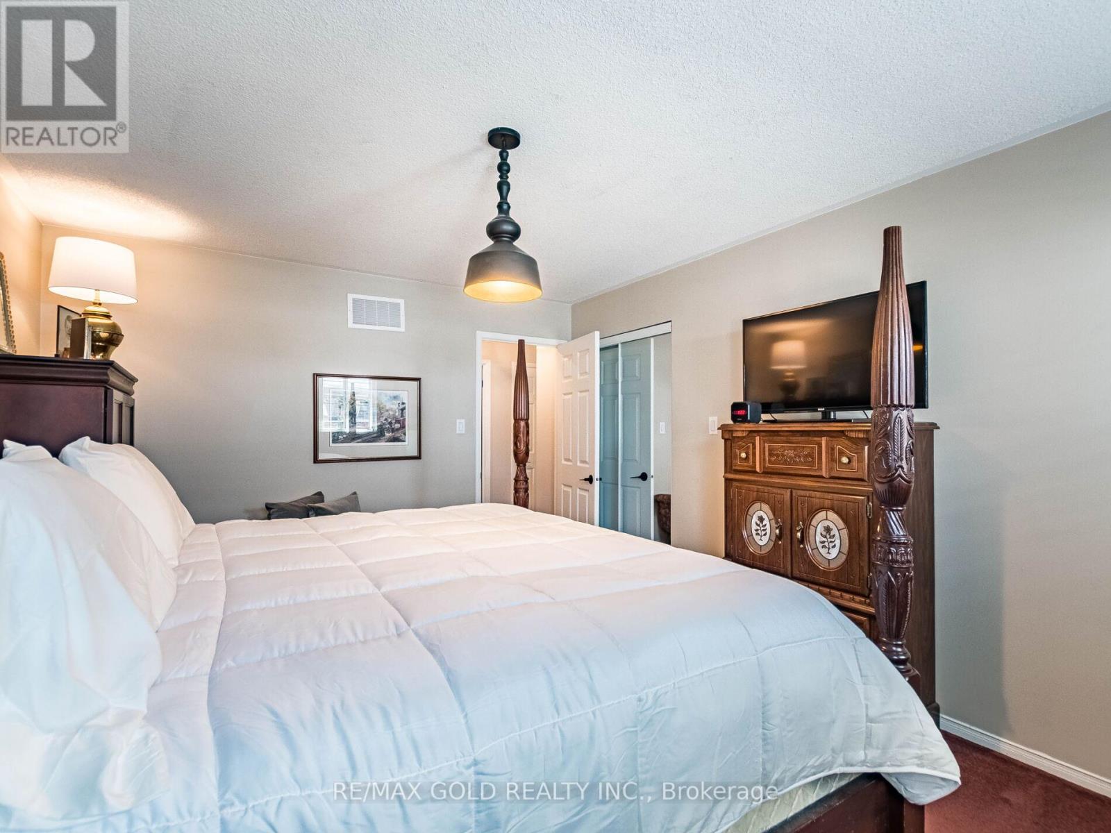 98 Springview Drive, Brampton, Ontario  L6X 4L1 - Photo 16 - W12494690