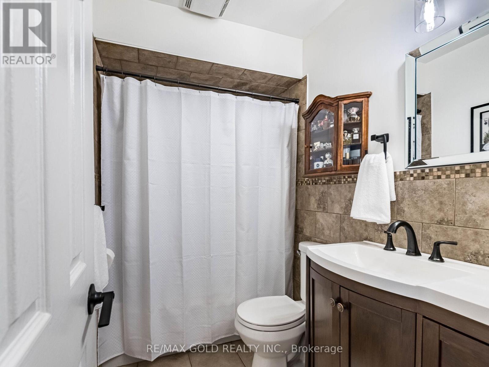 98 Springview Drive, Brampton, Ontario  L6X 4L1 - Photo 18 - W12494690