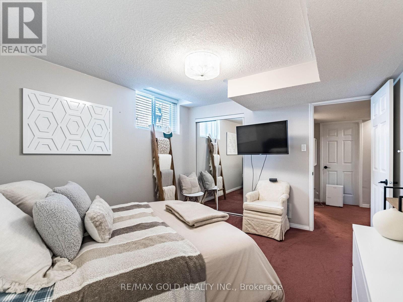 98 Springview Drive, Brampton, Ontario  L6X 4L1 - Photo 22 - W12494690